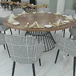 Empula & Residences Hotel *