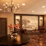 Empula & Residences Hotel