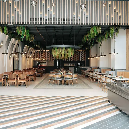 Empula & Residences *