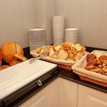 Empula & Residences Hotel